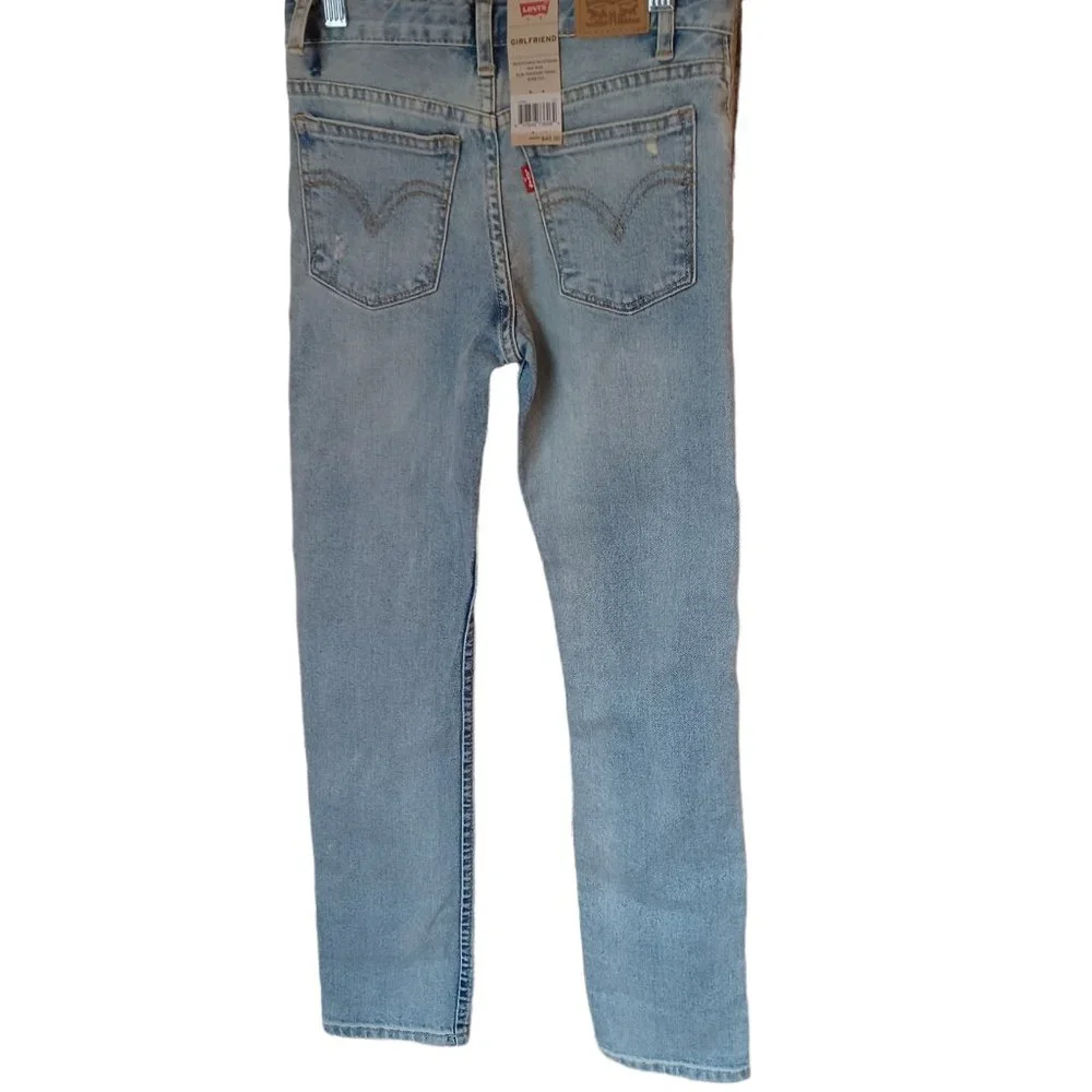 Levi’s Distressed Girlfriend Jeans Size 8 NWT